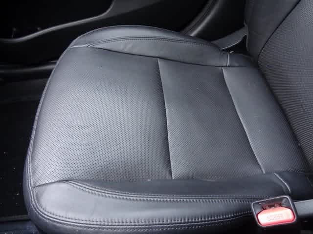 Thumbnail: 2016 Kia Cadenza - 36