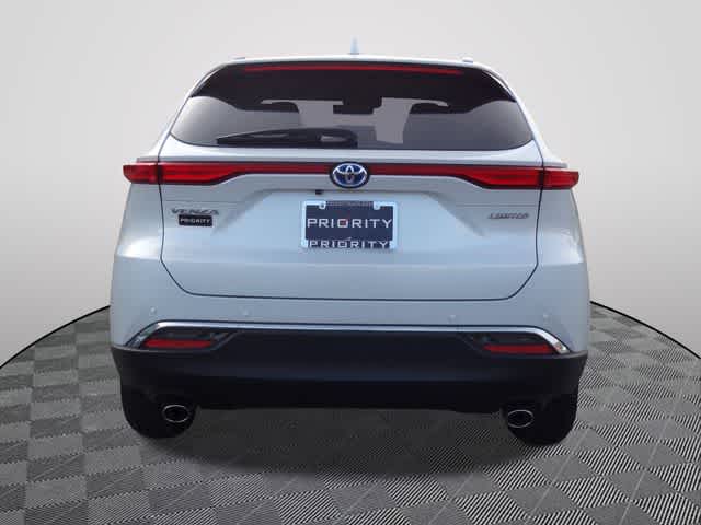 Thumbnail: 2023 Toyota Venza - 3