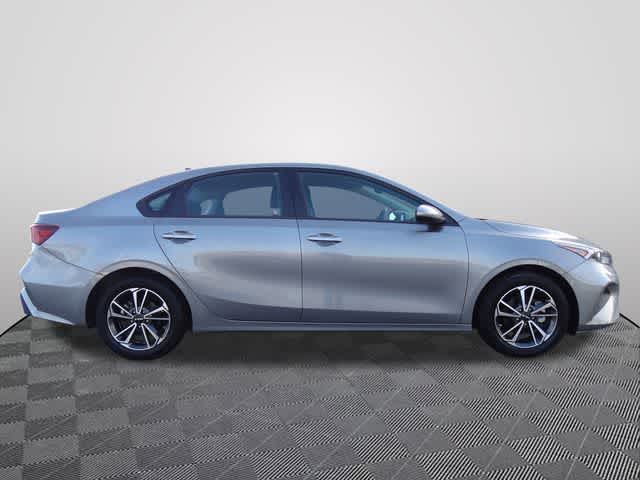 Thumbnail: 2022 Kia Forte - 4