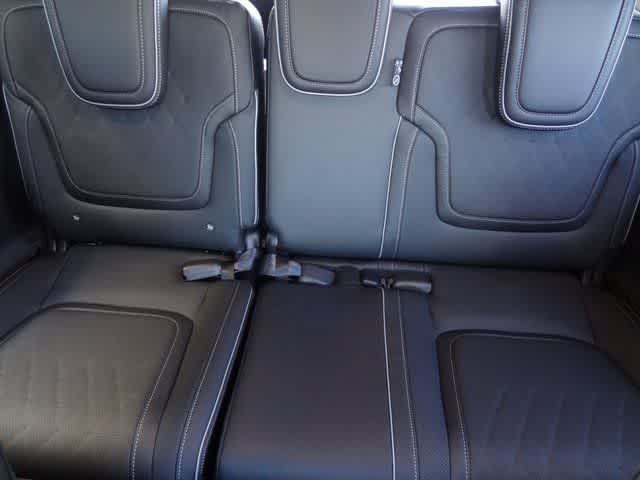 Thumbnail: 2026 INFINITI QX80 - 10