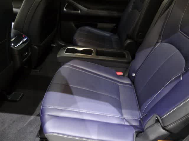 Thumbnail: 2026 INFINITI QX60 - 8