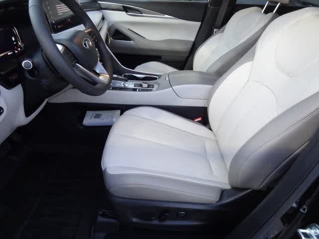 Thumbnail: 2026 INFINITI QX60 - 6