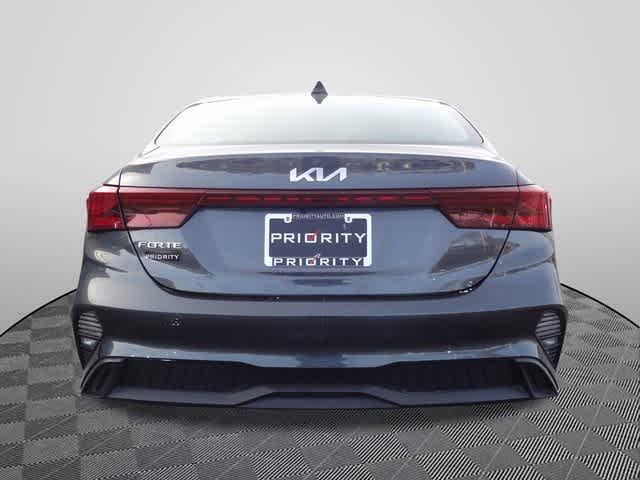 Thumbnail: 2023 Kia Forte - 3