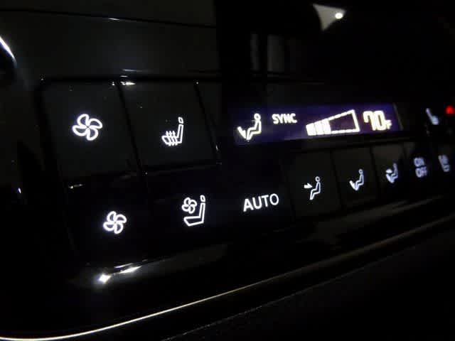 Thumbnail: 2026 INFINITI QX80 - 18