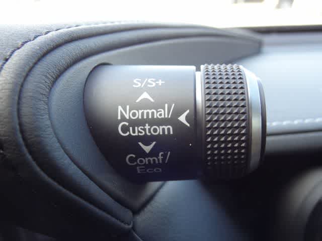 Thumbnail: 2025 Lexus LS - 31