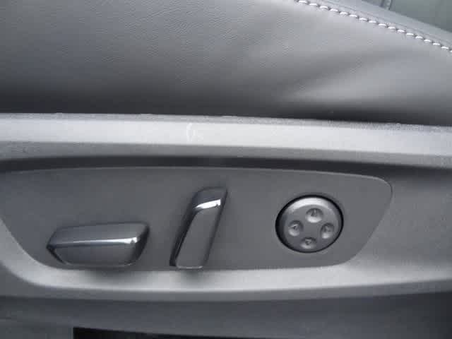 Thumbnail: 2026 INFINITI QX60 - 9