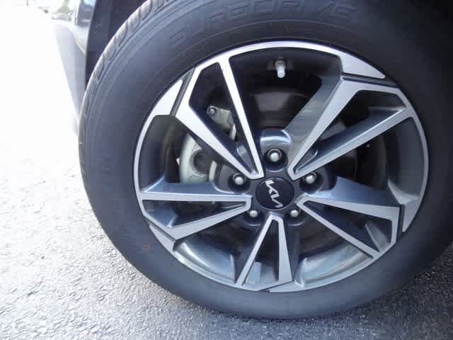 Thumbnail: 2023 Kia Forte - 24