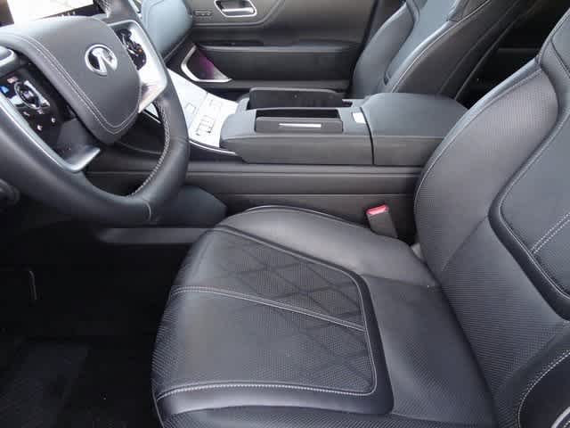 Thumbnail: 2025 INFINITI QX80 - 6