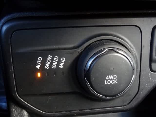 Thumbnail: 2018 Jeep Renegade - 26