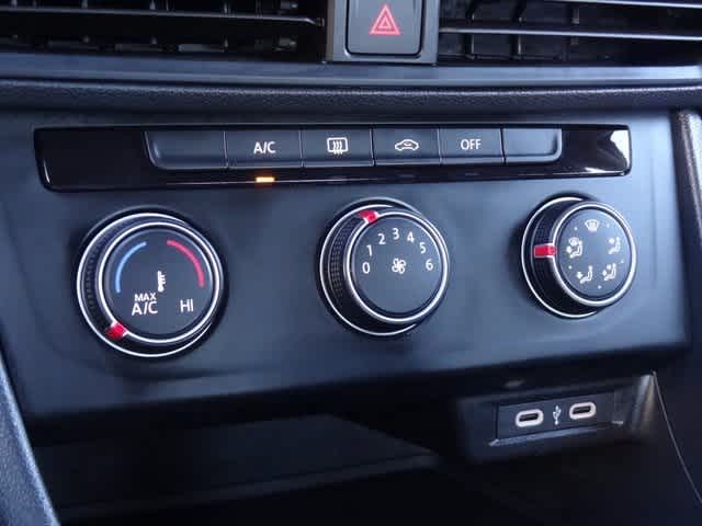 Thumbnail: 2024 Volkswagen Jetta - 25