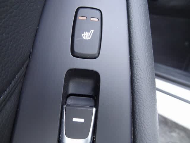 Thumbnail: 2016 Kia Cadenza - 10