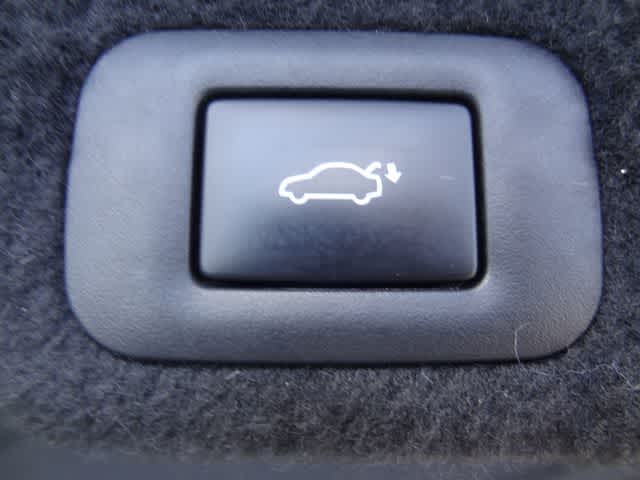 Thumbnail: 2025 Lexus LS - 12