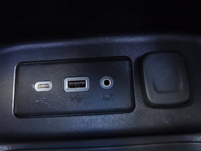 Thumbnail: 2023 Chevrolet Equinox - 32