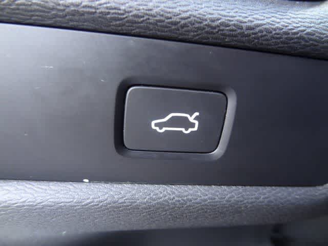 Thumbnail: 2024 Volvo S60 - 17