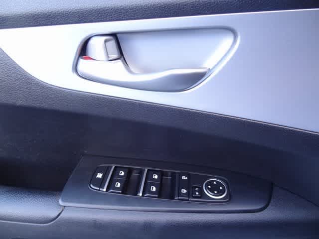 Thumbnail: 2023 Kia Forte - 13