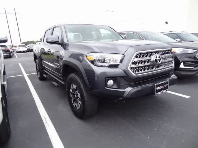 Thumbnail: 2017 Toyota Tacoma - 3