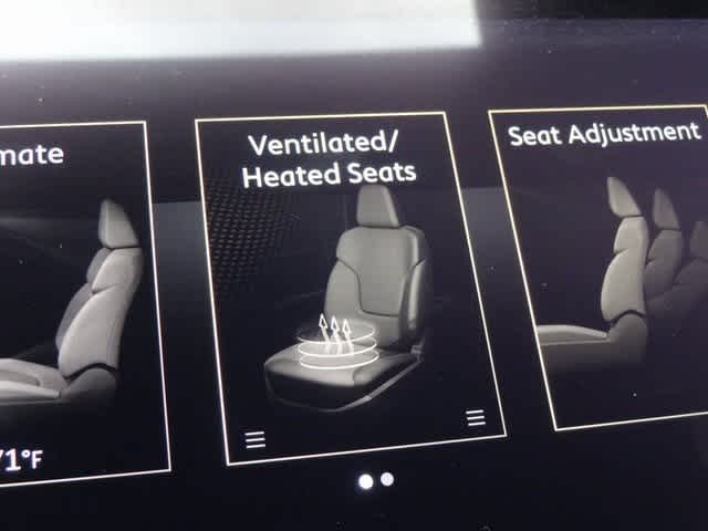 Thumbnail: 2026 INFINITI QX80 - 11