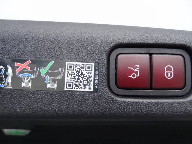 Thumbnail: 2024 Mercedes-Benz E-Class - 10