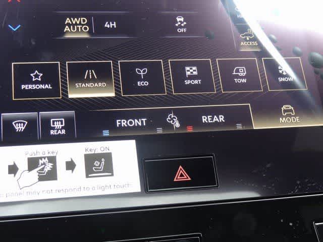 Thumbnail: 2026 INFINITI QX80 - 32