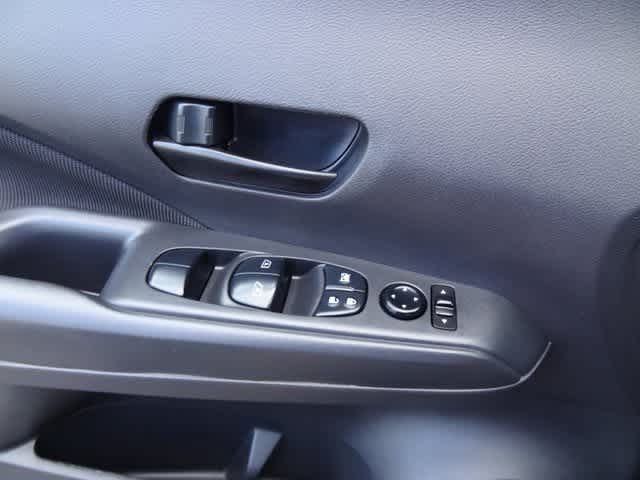 Thumbnail: 2023 Nissan Kicks - 14