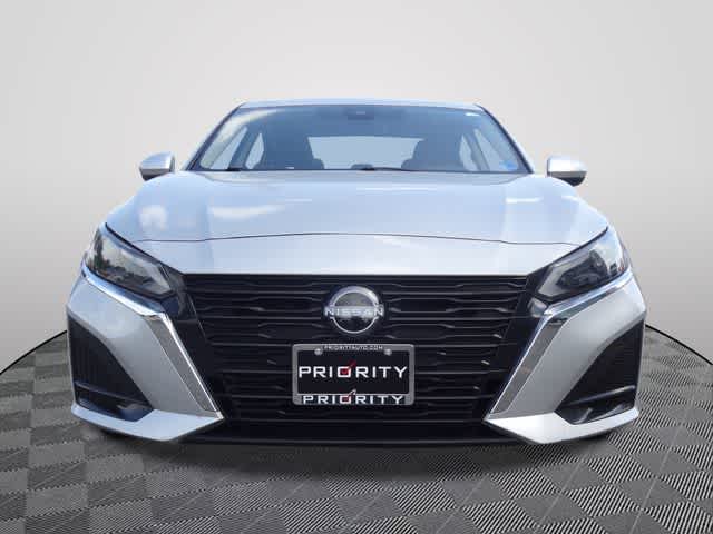 Thumbnail: 2023 Nissan Altima - 5