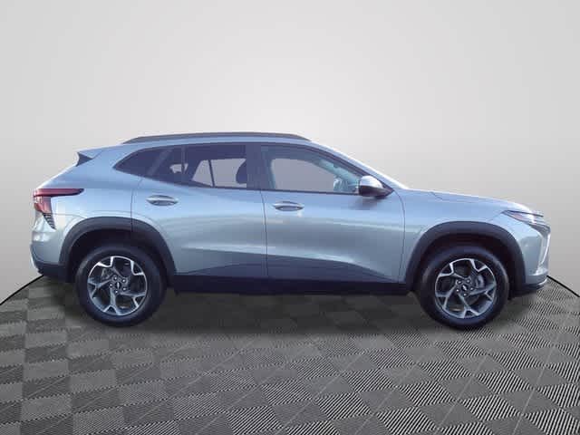 Thumbnail: 2024 Chevrolet Trax - 5