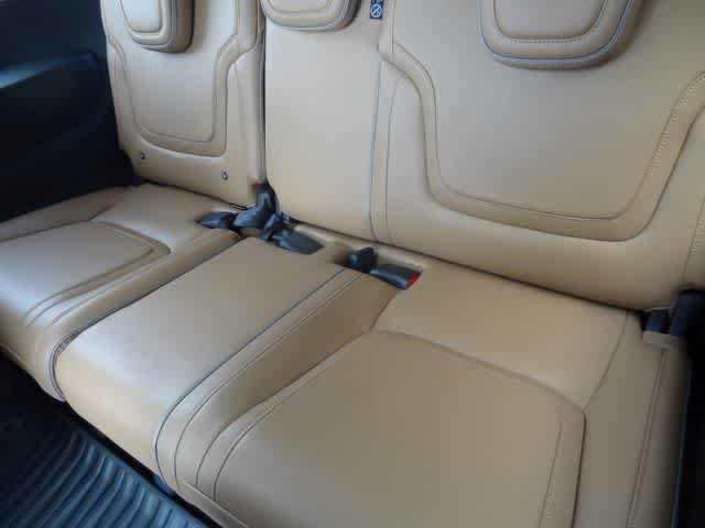 Thumbnail: 2026 INFINITI QX80 - 9