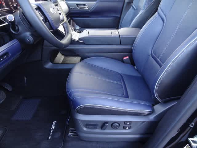 Thumbnail: 2026 INFINITI QX80 - 6