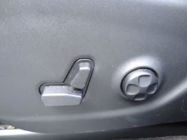 Thumbnail: 2019 Jeep Cherokee - 7