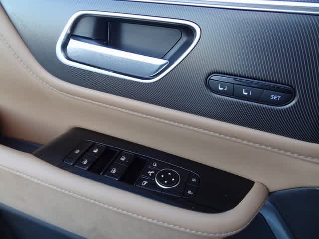 Thumbnail: 2026 INFINITI QX80 - 17