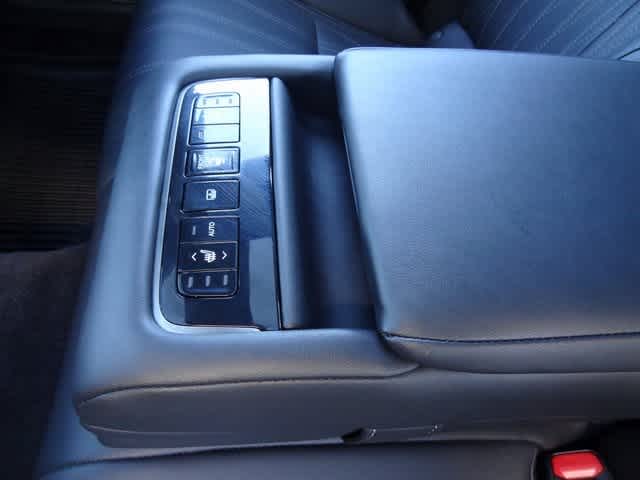 Thumbnail: 2022 Lexus LS - 10