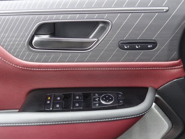 Thumbnail: 2026 INFINITI QX80 - 18