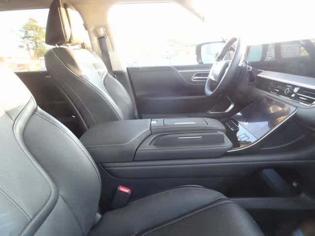 Thumbnail: 2025 INFINITI QX80 - 12