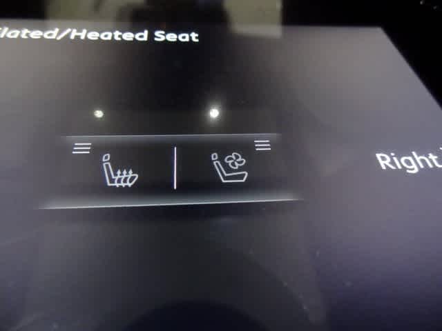 Thumbnail: 2026 INFINITI QX80 - 15