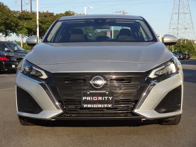 Thumbnail: 2023 Nissan Altima - 5