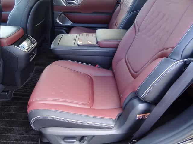 Thumbnail: 2026 INFINITI QX80 - 11