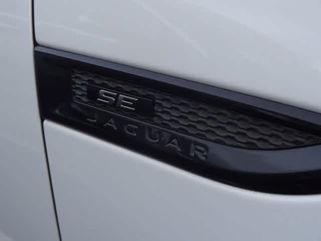 Thumbnail: 2018 Jaguar E-Pace - 17