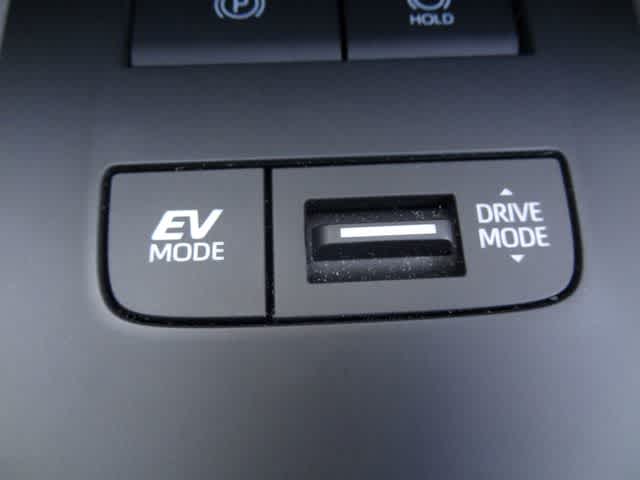 Thumbnail: 2023 Toyota Venza - 33