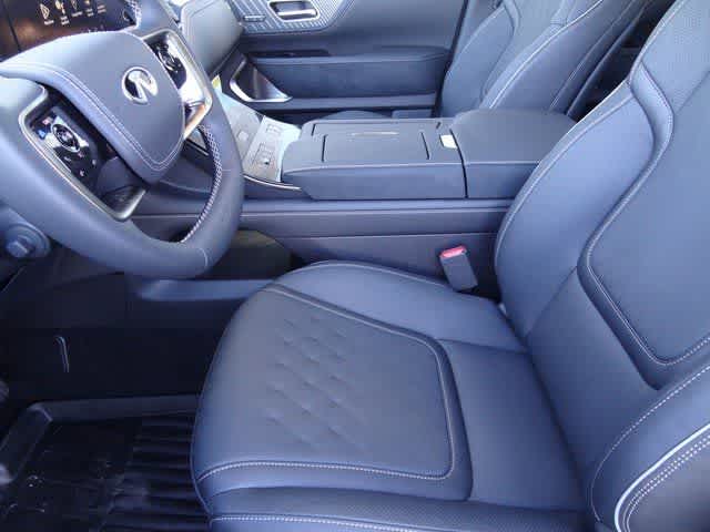 Thumbnail: 2026 INFINITI QX80 - 6