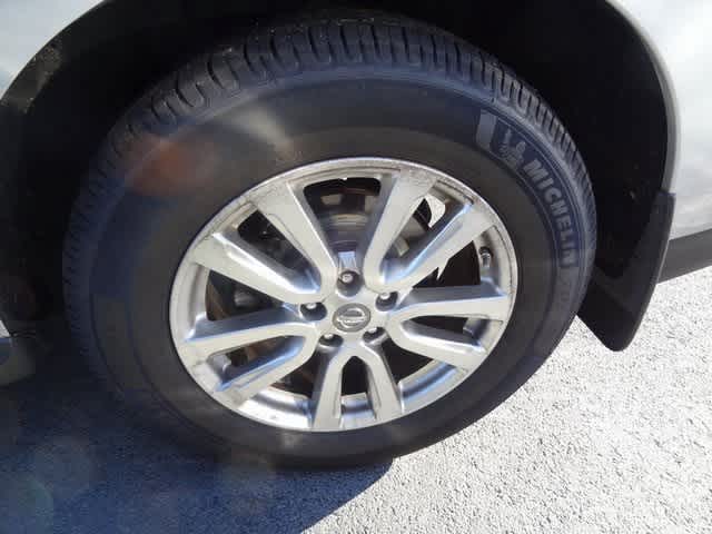 Thumbnail: 2013 Nissan Pathfinder - 11