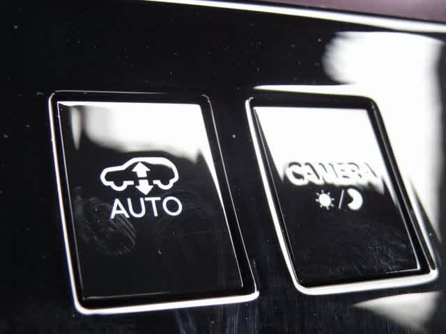 Thumbnail: 2026 INFINITI QX80 - 33