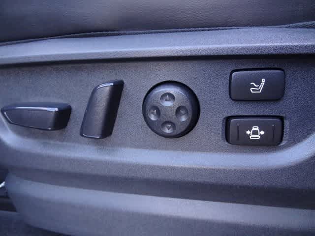 Thumbnail: 2026 INFINITI QX80 - 16