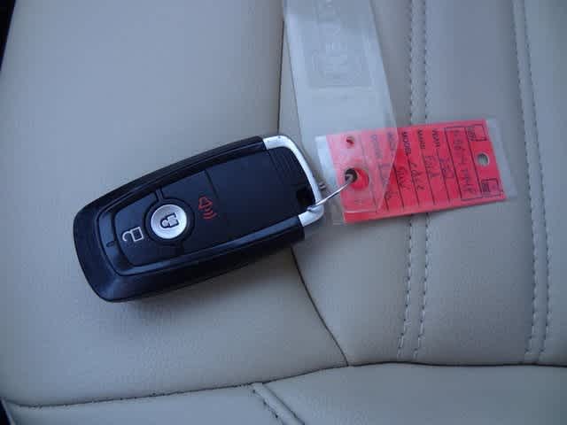 Thumbnail: 2022 Ford Edge - 40