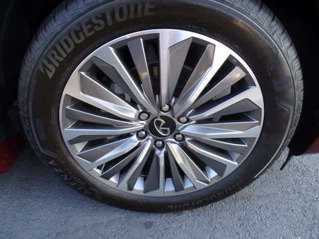 Thumbnail: 2025 INFINITI QX80 - 16