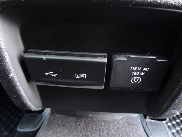 Thumbnail: 2019 Jeep Cherokee - 12