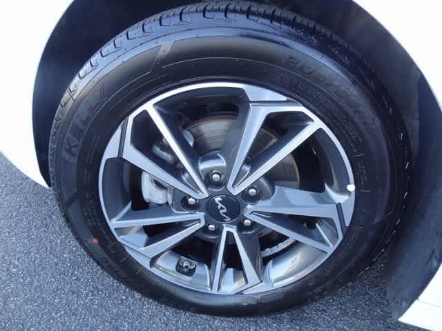 Thumbnail: 2023 Kia Forte - 30