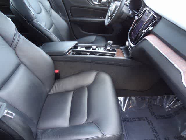 Thumbnail: 2024 Volvo S60 - 14