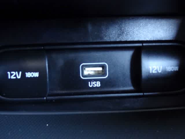 Thumbnail: 2022 Kia Forte - 25