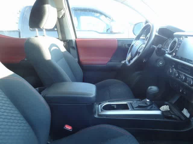 Thumbnail: 2021 Toyota Tacoma - 10