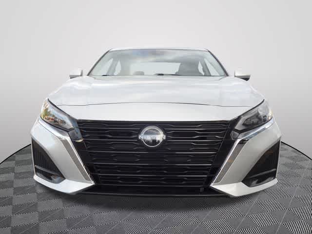 Thumbnail: 2023 Nissan Altima - 5